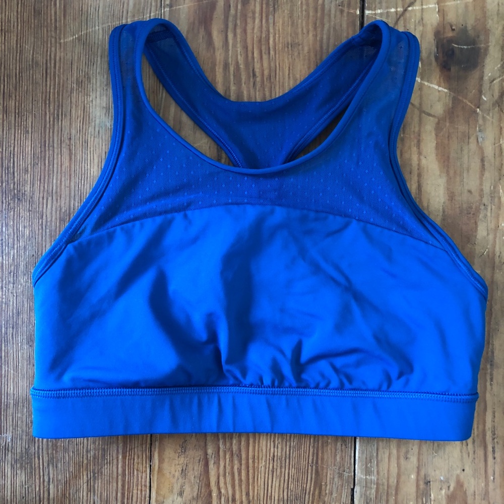 High neck Lululemon sports bra size 6